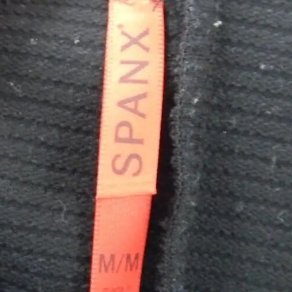 Spanx Essential Shapewear Leggings Ankle Crop - Picture 2 of 3